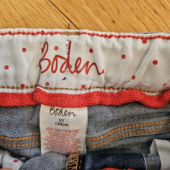 Boden girls embroidered jeans shorts - Picture 2 of 2